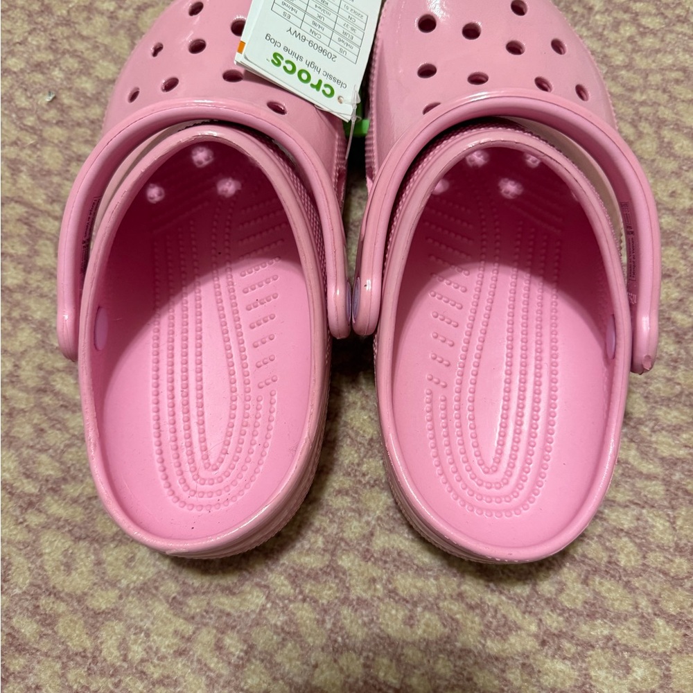 CROCS Women’s 6 M/Y 4 Classic High Shiny Clog Pink NEW - Picture 3 of 4